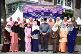 The festival of the breaking of the fast, called hari raya aidilfitri, is a religious holiday celebrated by muslims. News Gallery Kabaz