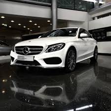Mirror Mirror On The Floor What A Pretty And Sporty Little Sedan C Class Amg Line Just Wow Mbcar Mercedes Benz Sedan Luxury Cars Mercedes Mercedes Sedan