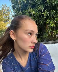 Lola⚡️ (@lola.tung) • Instagram photos and videos