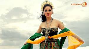 Cerita dewasa aku rindu pada sebuah kesederhanaan cerita dewasa perjodohan islami wattpad cerita dewasa kerajaan gaib laut selatan cerita dewasa cerita. Cerita 5 Artis Yang Mengaku Pernah Bertemu Nyi Roro Kidul Showbiz Liputan6 Com