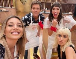 Bajo ese título, cande vetrano mostró en una tierna foto el sentimiento expresado junto a lali espósito sobre el pequeño amancio, el bebé de la china suárez y benjamín vicuña. Lali Esposito Se Reencontro Con Gaston Dalmau Y Cande Vetrano En Masterchef Argentina