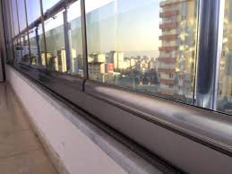 Pencere dipleri ve duvar köşelerinde de küflenme oluşur. Https Xn Scamlcambalkon 4fcbe Com Cam Balkon Neden Su Alir
