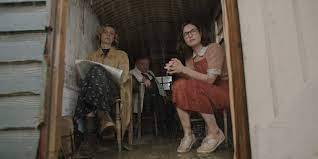 Mulligan will play a widow who believes her land contains buried riches and then turns her property into an. Carey Mulligan And Lily James Feature In First Look Images For The Dig Heyuguys