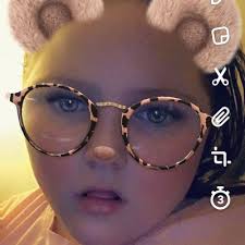 Evie Lewis (@EvieLew98712727)