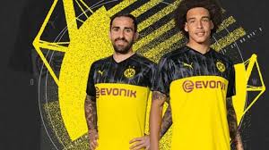 Borussia dortmund set to sign complete the signing of ajax youngster julian rijkhoff. El Borussia Dortmund Muestra Su Camiseta De Champions 2019 2020