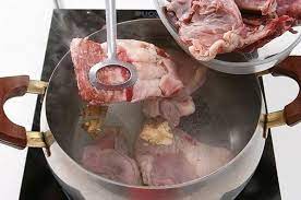 Langkah membuat rebus daging kambing empuk tanpa presto · rebus air sampai mendidih. Cara Merebus Daging Biar Empuk Tanpa Presto Nona Info