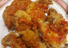 Ayam geprek merupakan ayam goreng tepung yang diulek dengan sambal. Resep Ayam Geprek Sambal Mentah Sederhana Dan Mudah Dibuat Resep Sambal Mantab