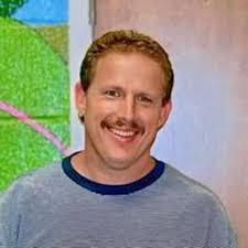 Lisa Mickle's Instagram, Twitter & Facebook