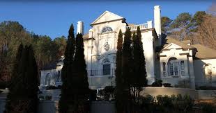 'I found abandoned £2m mansion Diddy once owned and couldn't believe what I  saw inside' - World News - Mirror Online