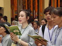 Jun 02, 2021 · sau thời gian chống chọi ung thư gan, ca sĩ angela trâm anh vừa trút hơi thở cuối cùng tại mỹ vào 7 giờ 7 phút sáng 1/6 (giờ địa phương), hưởng dương 36 tuổi. Angela PhÆ°Æ¡ng Trinh Thanh Pháº­t Tá»­ Ä'i Chua Tá»¥ng Kinh Khong Con Ham Khoe Than Giáº£i Tri