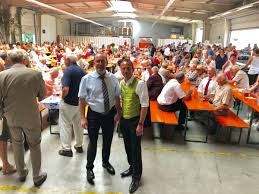 Jun 12, 2021 · aiwanger gibt sich gerne bodenständig und verweist auf seine wurzeln in der landwirtschaft und sein hobby, die jagd. Fw Freie Wahler Forchheim Oberfranken On Twitter Freiewahler Bundes Landes U Landtagsfraktionsvorsitzender Hubert Aiwanger Aus Niederbayern Kann Auch Frankisch Nach Nur 2 Schlagen Erklang Sein O Gstochn Is Beim Bieranstich
