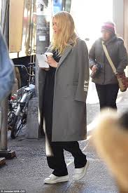 Ocean's 8 starts with a promise to offer something spectacular but then it focusses too much on introducing characters one by one and following its predecessor instead of layering out its own trap. Dakota Fanning Looks To Have Joined The Cast Of Ocean S 8 Daily Mail Online