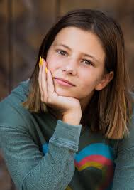 Alexis Titus's Instagram, Twitter & Facebook