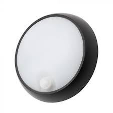 Damp area rated, so this light can be used in covered outdoor areas. Grato 8 Watt Led Outdoor Round Bulkhead With Pir Litecraft