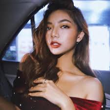 Nhan sắc rực rỡ, xinh như hoa hậu của Katleen Phan Võ