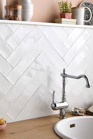 Les Credences Habillent Vos Murs Interieur Salle De Bain Credence Cuisine Credence