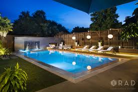 Modern Swimming Pool And Spa Design By Randy Angell Designs Perimeter Overflow Pool Raised Feature Wall With Neolith Veneer Book Deco Salon Piscine Deco