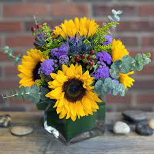 California Sunny By Robins Flower Shop Fresh Flowers Arrangements Sunflower Arrangements Flower Shop
