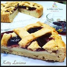 Un grande classico fra i dolci. Crostata Con Crema Pasticcera E Marmellata Di Mirtilli