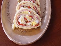 Viene consumato anche in uruguay,cile,brasile. Un Piatto Tipico Argentino Il Pionono E Un Soffice Rotolo Preparato Con Uova E Farina Ripieno Solitamente Di Prosciutto Prosciutto Cotto Uova Sode Salmone