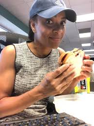 Hubby didn't cook so it's PBJ tonight! 🤷🏽‍♀️ Who's the cook in your  family? 🤔 #SomedayillLearn #NoiWont 😆