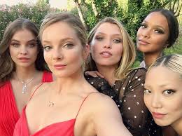 Initially from hungary, model eniko mihalik now calls new york her home. Pin On Nuus
