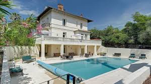 Stylish Luxury Villas For Sale In Mougins It Offers Well Designed Houses With Rustic Exteriors And Contemporary Interior Luxury Property Property France Villa