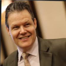 Distinguish Manager vs Leader in Operations Research