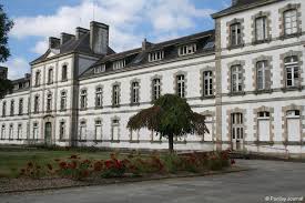 Vous aurez plaisir à profiter de la verdure environnante et. La Plus Petite Maison De France Est A Bayeux La Renaissance Le Bessin