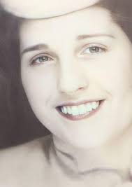 Anna Derosa's Instagram, Twitter & Facebook