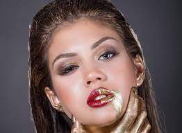 Wolf kati lánya 14 éves, fésűs nellyé 16, így egyre aktuálisabb a kérdés, hogyan fogják viselni az anyukák, ha házhoz jönnek a fiúk? Micsoda No Gyonyoru Holgy Lett Fesus Nelly Kislanyabol Indirekt Hu