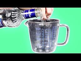 Du Reibst Wodka Auf Deine Haut Und Plotzlich Ist Alles Anders Youtube Muckenspray Mucken Hausmittel