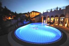 Sieben Welten Therme Spa Resort In Kunzell Verschiedene Themenbereiche Und Exotische Restaurants Machen Ihren Besuch Zu Ein Therme Welt Ausflugsziele Hessen