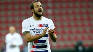 Kariyerinde beşiktaş ve trabzonspor gibi kulüplerde forma giyen tecrübeli golcü batuhan karadeniz, hekimoğlu trabzon f.k ile iki yıllık sözleşme imzaladı. Batuhan Karadeniz Hekimoglu Trabzon Da Gosterdigi Performansla Goz Kamastiriyor Haberler Spor Haberler Com