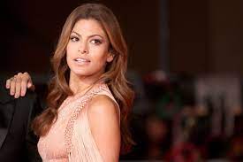Eva's hair looks so soft and silky with a flattering cut of long layers that reflect light off the gold tones creating. Eva Mendes Reveals New Bob Her First Short Haircut