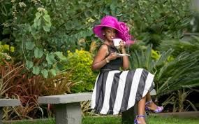 Garden parties take place in the morning and last until late afternoon. 1001 Ideas For Chic And Flawless Garden Party Attire