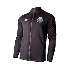 Consulte informação relativa a camisola de futebol fc porto, camisolas de crianças, equipamento principal, equipamento alternativa e equipamento 3ª. Casaco New Balance Fc Porto Game 2019 2020 Black Loja De Futebol Futbol Emotion