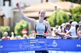 For 37 years, triathletes have gathered on the shores of lake michigan for one of the largest triathlons in the world. Resultados Copa Mundo Triatlon Arzachena 2021