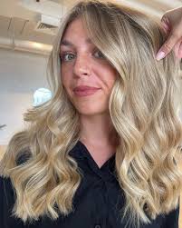 All the winter feels with this chocolatey transformation 🍫 🍂 My lady was  wanting added length and thickness with a natural finish. To achieve this  we did a full head colour and