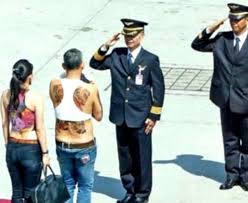 Kepakaran kami adalah membantu pelanggan memdapatkan keselesaan dan keseragaman, penampilan yang kemas, menarik serta menambah keyakinan kepada pelanggan premis anda. Penampilan Yang Selekeh Di Tempat Kerja Manahasie