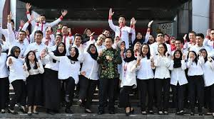 Sebenarnya dalam diskusi dan keputusan yang diambil pemerintah, terdapat serangkaian hari besar keagamaan dan hari besar lain yang dijadwalkan. Jadwal Lengkap Libur Lebaran Idul Fitri 2019 Pns Total 11 Hari Catat Tanggal Cair Thr Gaji Ke 13 Tribunstyle Com