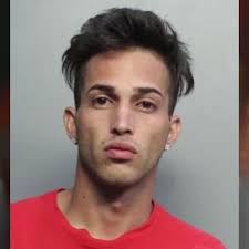 Joven cubano sentenciado a 10 años de prisión por robo de paquetería postal  en Miami