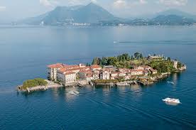 Sono infatti numerosi i reperti archeologici e le tracce che dimostrano come questo lago prealpino fosse già un territorio ideale per l'insediamento umano. 3 Cose Da Vedere Sul Lago Maggiore Mete Weekend