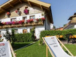 He is the son of cass warner, who founded a film production company (warner sisters), and wings hauser, an actor. Pillerseetal In Tirol Pension Hauser