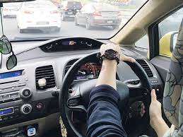 Смотреть видео tips pemanduan kereta auto на v4k бесплатно. Korang Drive Kereta Auto Wajib Tau Tips Berguna Ni Kalau Sayangkan Kereta