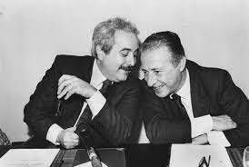 Sabato 23 maggio 1992 (24 anni fa). Chi Erano Falcone E Borsellino Focus Junior