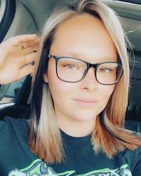 Laura Wesley (@laura_wesley2021) • Instagram photos and videos