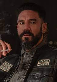 Angel Smokes Mayans M C Season 3 Episode 2 Tv Fanatic