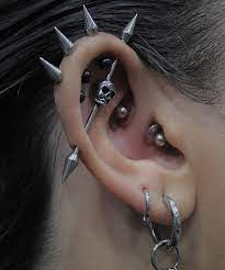 888 Https Www Instagram Com P Bt7os7iadk1 Igshid 10r Cool Ear Piercings Earings Piercings Pretty Ear Piercings