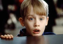 Mamma, ho perso l'aereo streaming altadefinizione due famiglie di parenti, con numerosi figli, sono in partenza per parigi dove trascorreranno le vacanze di natale. Mamma Ho Perso L Aereo Arriva Il Remake